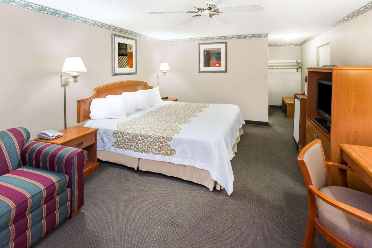 Days-Inn By Wyndham Batesville Ar Ngoại thất bức ảnh