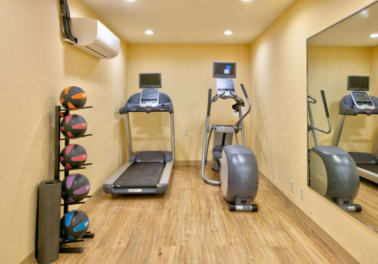 Days-Inn By Wyndham Batesville Ar Ngoại thất bức ảnh
