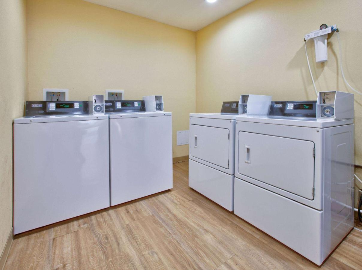Days-Inn By Wyndham Batesville Ar Ngoại thất bức ảnh