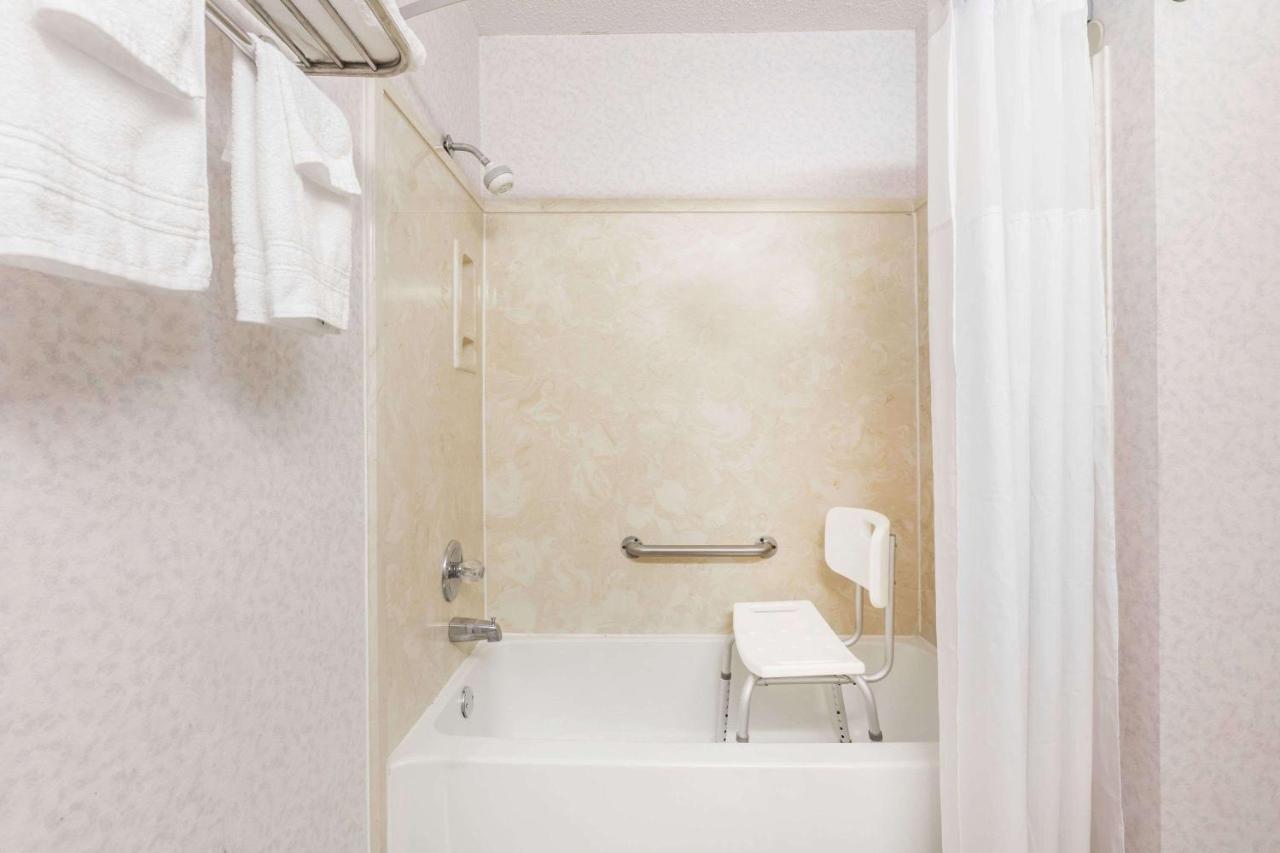 Days-Inn By Wyndham Batesville Ar Ngoại thất bức ảnh