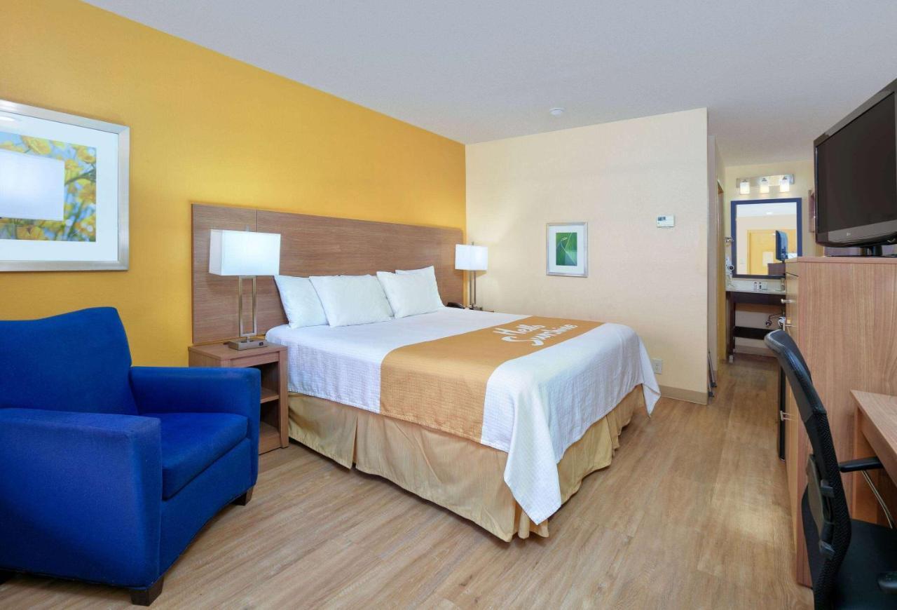 Days-Inn By Wyndham Batesville Ar Ngoại thất bức ảnh